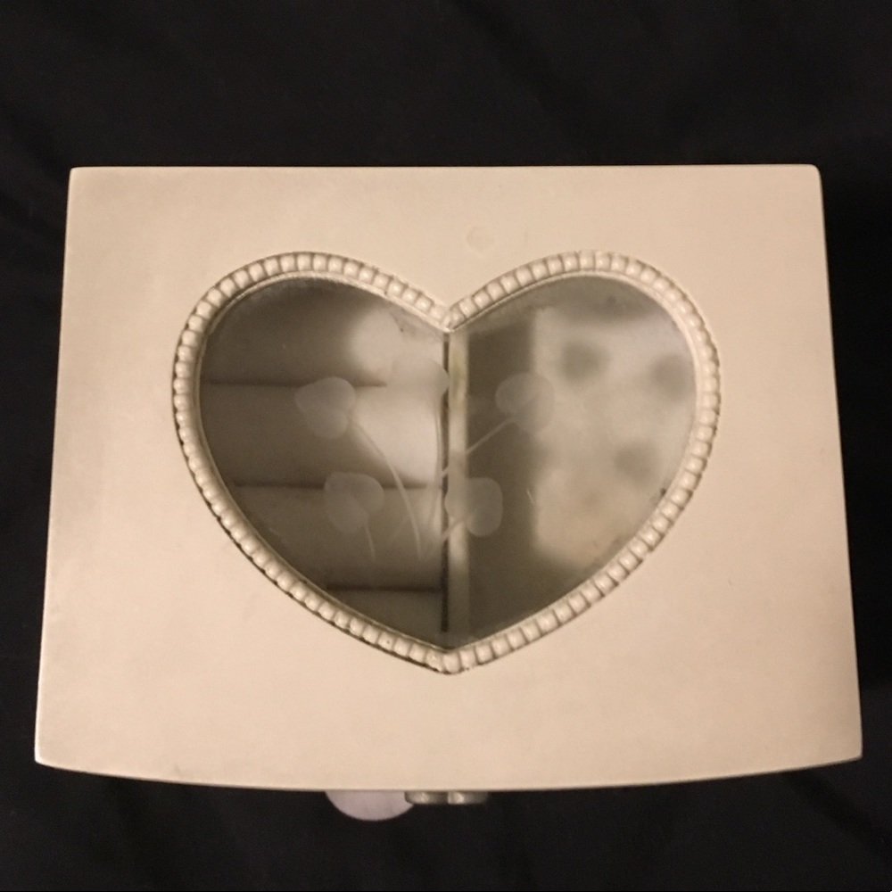 White small jewelry box